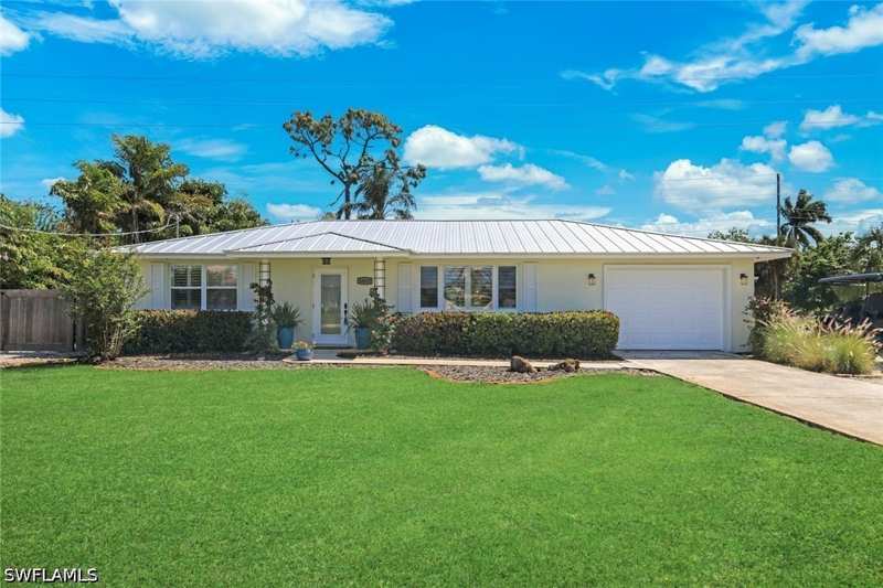 2 bedroom SingleFamilyResidence at 20621 Pine Tree Ln, Estero River Heights, Estero — photo 1