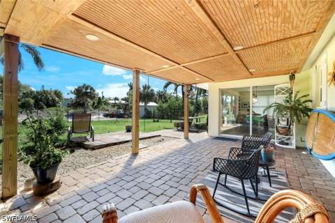 20621 Pine Tree Ln, Estero FL - photo 16 of 22