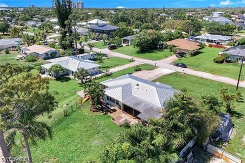 20621 Pine Tree Ln, Estero FL - photo 19 of 22