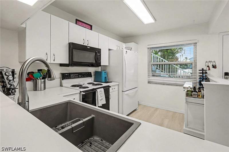 2 bedroom Condominium at 14501 Lakewood Trace Ct 103, Summerlin Trace Condo, Fort Myers — photo 5