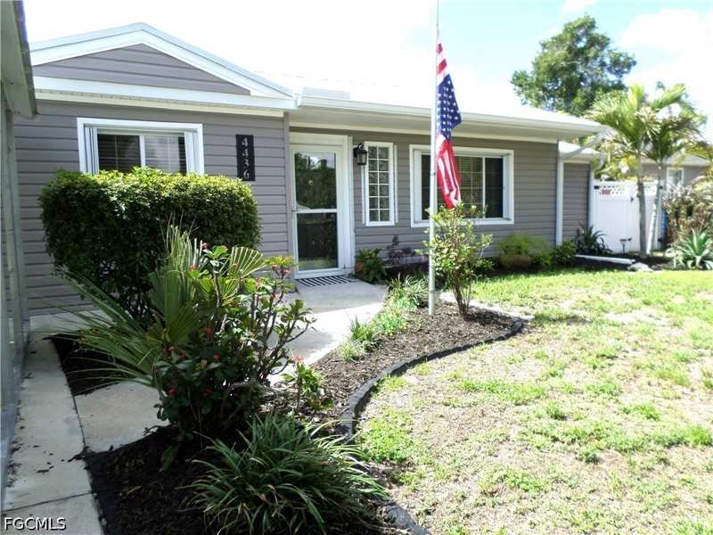 3 bedroom SingleFamilyResidence at 4436 Poinsettia St, Alabama Grove Addn, Fort Myers — photo 1