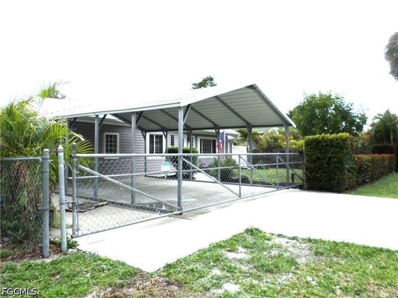 3 bedroom SingleFamilyResidence at 4436 Poinsettia St, Alabama Grove Addn, Fort Myers — photo 3