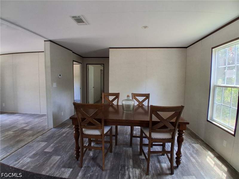3 bedroom ManufacturedHome at 860 N Live Oak St, Montura, Clewiston — photo 5