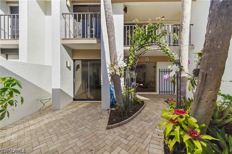 2 bedroom Condominium at 517 Lake Louise CIR 103, RETREAT, Naples — photo 4