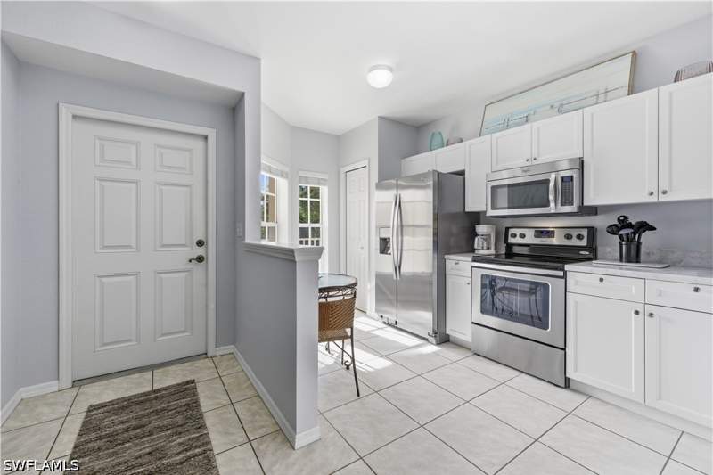2 bedroom Condominium at 9175 Celeste Dr 204, Coral Falls Resort, Naples — photo 4
