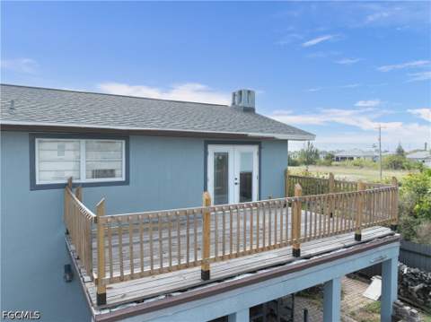 906 NE 2nd Ave, Cape Coral FL - photo 10 of 36