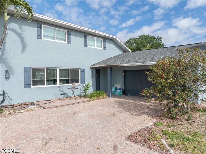 4 bedroom SingleFamilyResidence at 906 NE 2nd Ave, Cape Coral, Cape Coral — photo 3