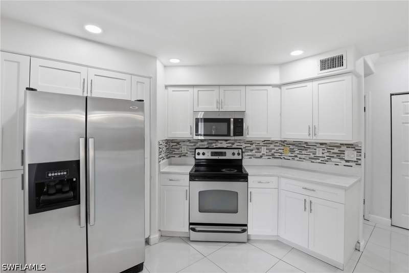 3 bedroom Condominium at 12351 Notting Hill Ln 34, Colony, Bonita Springs — photo 3