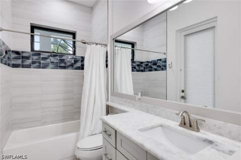 6423 Livingston Woods Ln, Naples FL - photo 10 of 19