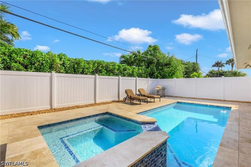 3 bedroom SingleFamilyResidence at 637 95th Ave N, Naples Park, Naples — photo 3