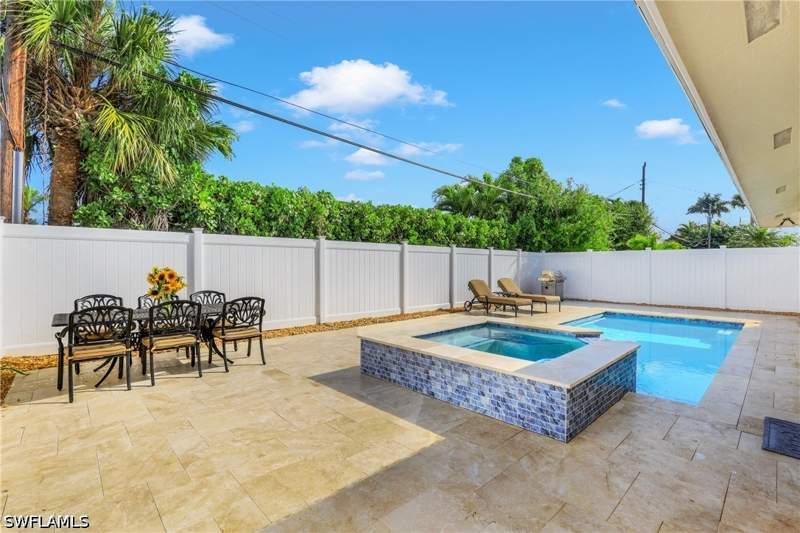 3 bedroom SingleFamilyResidence at 637 95th Ave N, Naples Park, Naples — photo 4