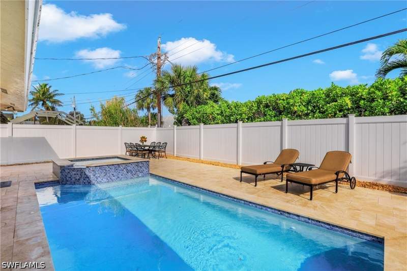 3 bedroom SingleFamilyResidence at 637 95th Ave N, Naples Park, Naples — photo 5
