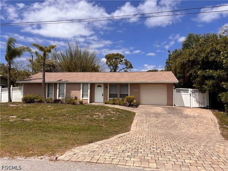 3 bedroom SingleFamilyResidence at 1933 Flamingo Dr, Riverbend, North Fort Myers — photo 1