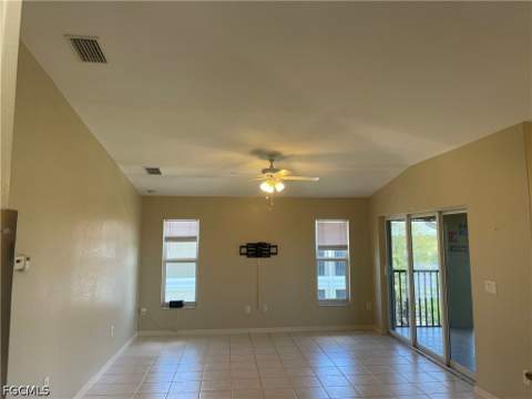 10031 Lake Cove Dr 302, Fort Myers FL - photo 13 of 15