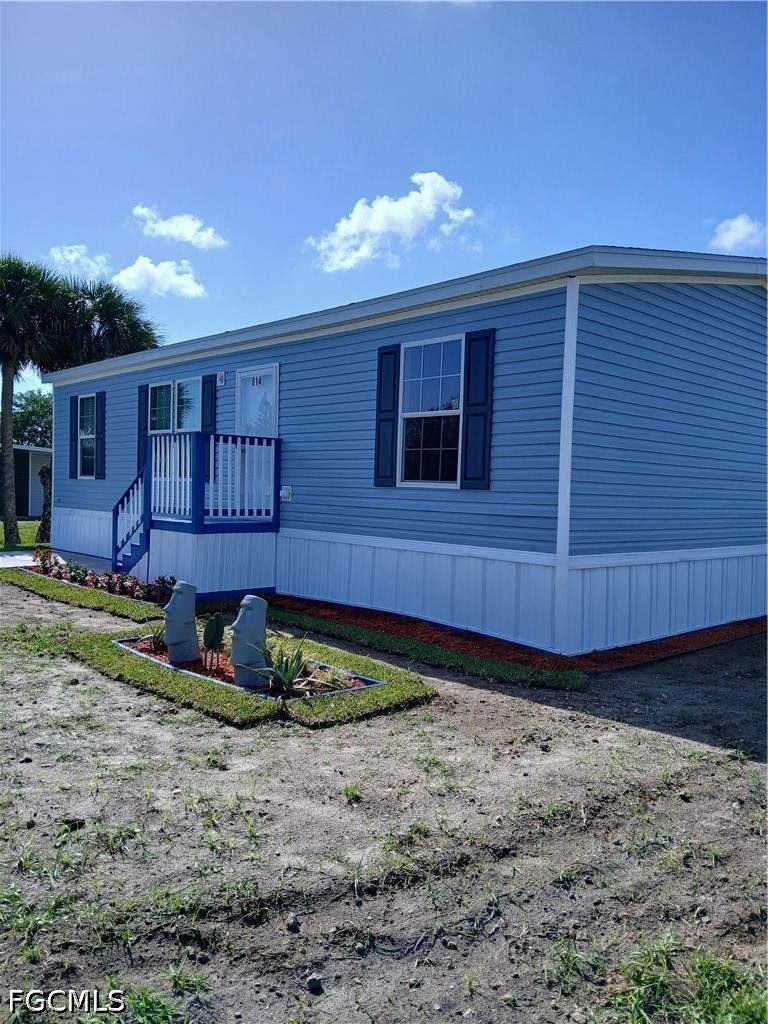 3 bedroom ManufacturedHome at 814 Big Branch Ln NW, Moore Haven, Moore Haven — photo 4
