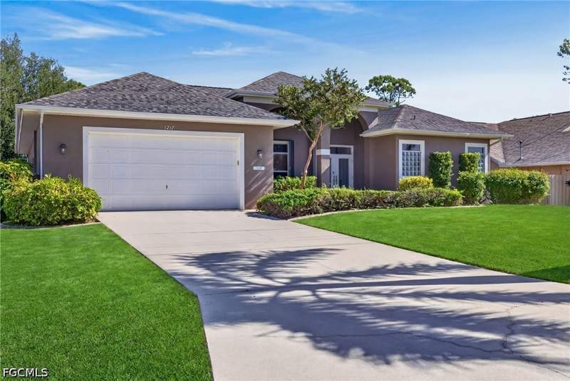 3 bedroom SingleFamilyResidence at 1217 SW 18th St, Palmetto Pines Country Club, Cape Coral — photo 2