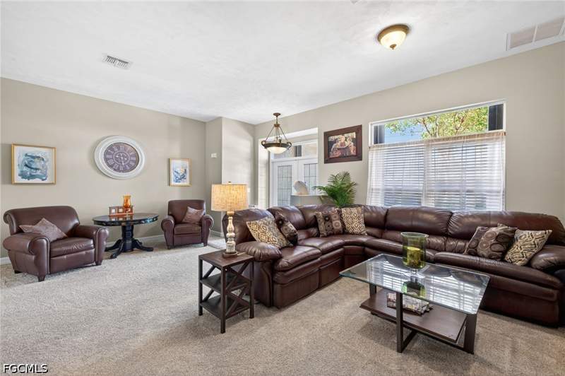 3 bedroom SingleFamilyResidence at 1217 SW 18th St, Palmetto Pines Country Club, Cape Coral — photo 5