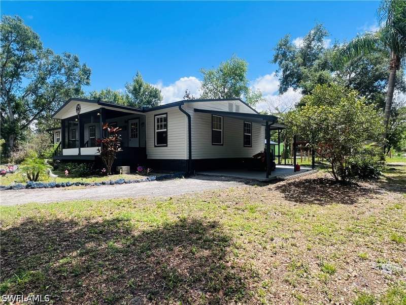 3 bedroom ManufacturedHome at 155 Evans Rd, Labelle Acres, Labelle — photo 2