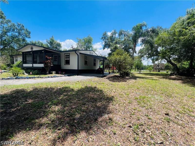 3 bedroom ManufacturedHome at 155 Evans Rd, Labelle Acres, Labelle — photo 3