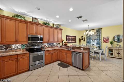 12416 Muddy Creek Ln, Fort Myers FL - photo 6 of 45