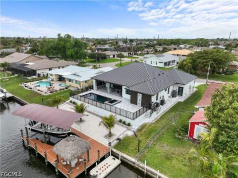 4211 SE 1st Ave, Cape Coral FL - photo 6 of 43