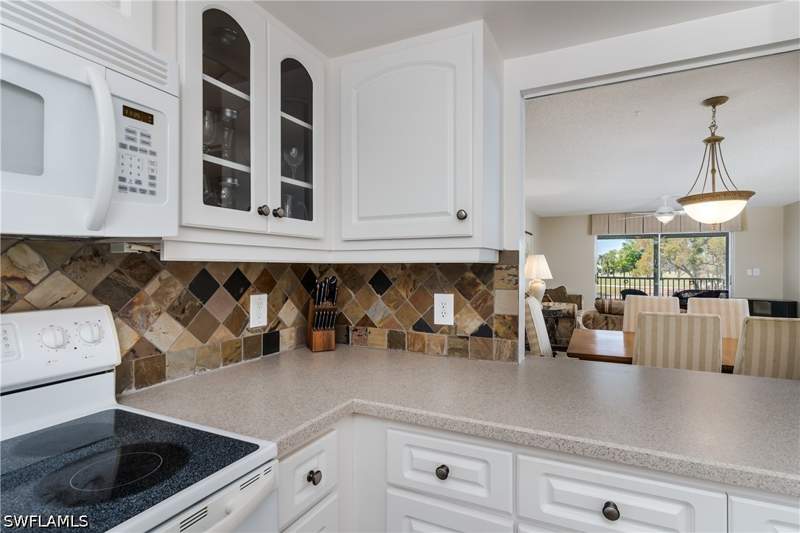 2 bedroom Condominium at 5515 Rattlesnake Hammock Rd 205, Golf View Manor Condo, Naples — photo 4