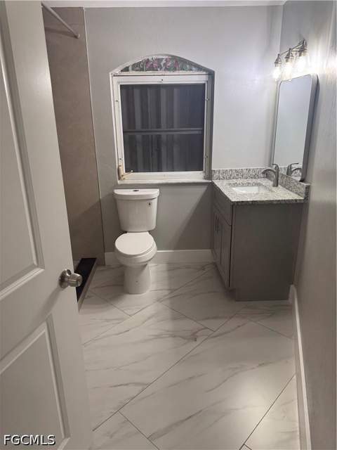 2400 Barcelona Ave, Fort Myers FL - photo 10 of 12