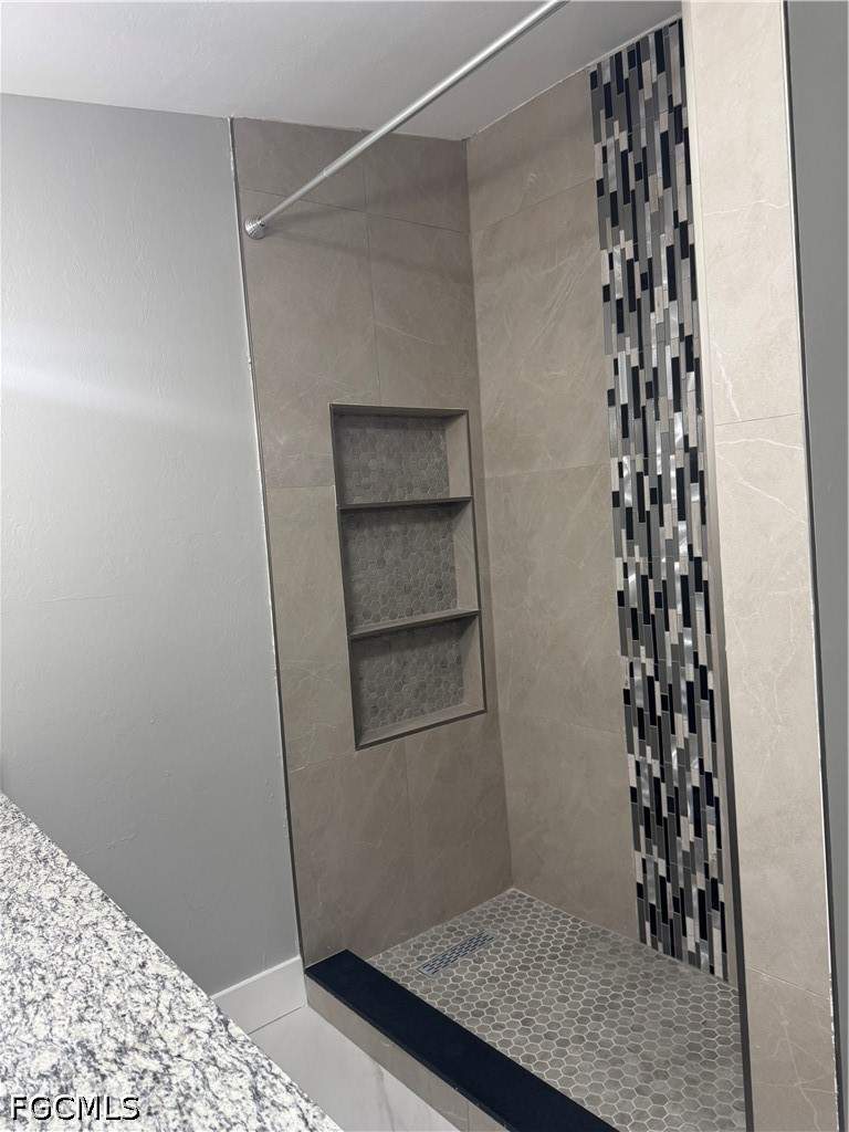 3 bedroom SingleFamilyResidence at 2400 Barcelona Ave, Fort Myers Shores, Fort Myers — photo 4