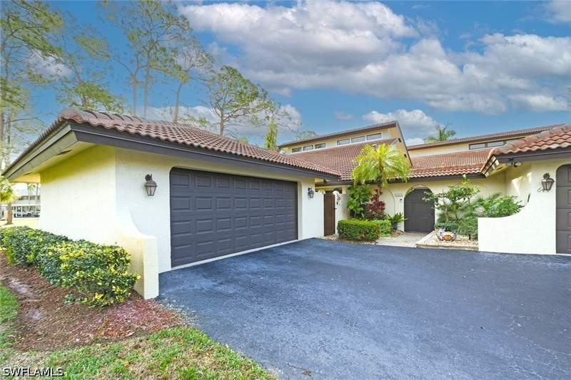 2 bedroom Attached at 646 Augusta Blvd, Timbercreek, Naples — photo 3