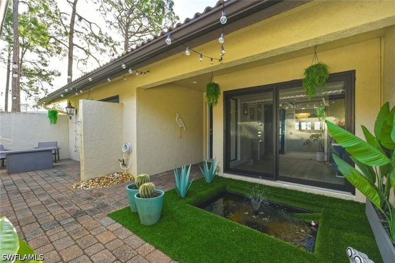 2 bedroom Attached at 646 Augusta Blvd, Timbercreek, Naples — photo 4