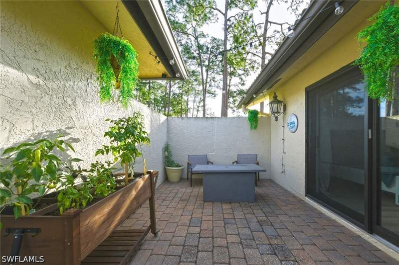 2 bedroom Attached at 646 Augusta Blvd, Timbercreek, Naples — photo 5