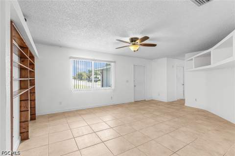 93 Glenmont Dr W, North Fort Myers FL - photo 8 of 36