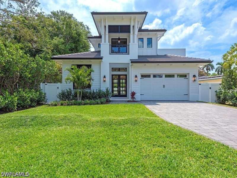 4 bedroom SingleFamilyResidence at 1102 9th Ave N, Lake Park, Naples — photo 1