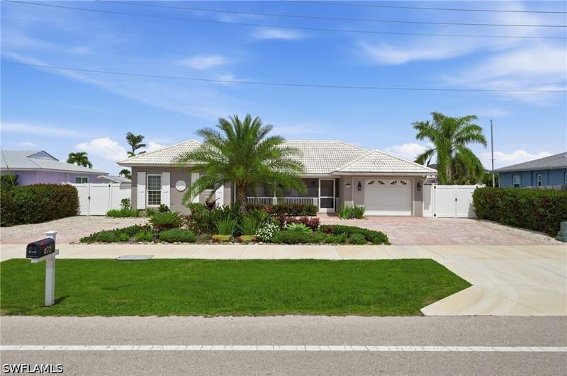 3 bedroom SingleFamilyResidence at 813 N Barfield Dr, Marco Island, Marco Island — photo 2