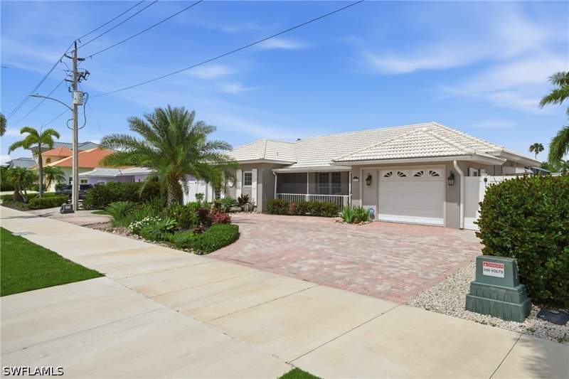 3 bedroom SingleFamilyResidence at 813 N Barfield Dr, Marco Island, Marco Island — photo 5