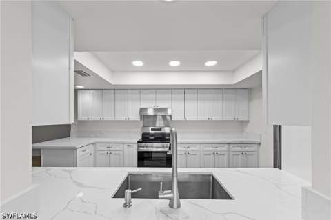 7231 Westwood Acres Rd, Fort Myers FL - photo 10 of 44