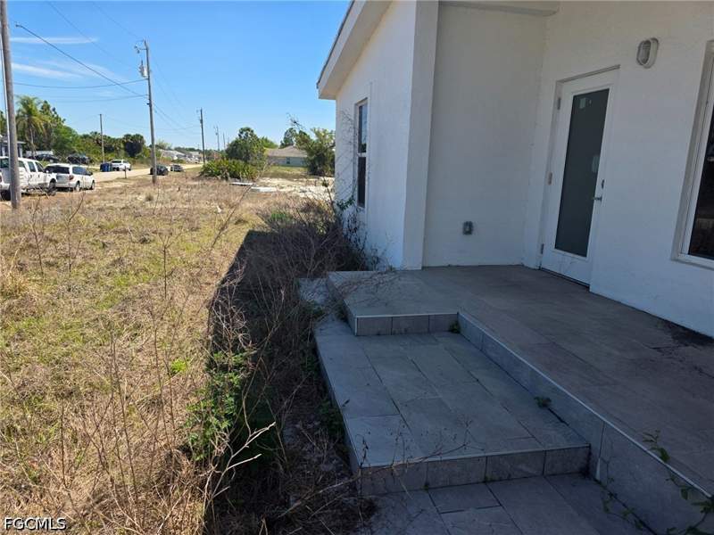3 bedroom SingleFamilyResidence at 2913 34th ST SW, LEHIGH ACRES, Lehigh Acres — photo 2