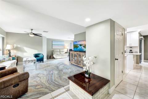 5103 Pelican Blvd, Cape Coral FL - photo 9 of 42