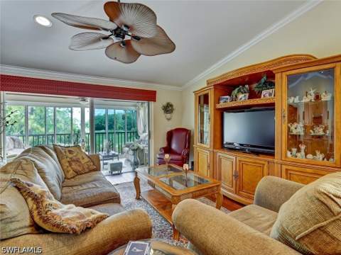 895 Eastham Way M202, Naples FL - photo 15 of 37