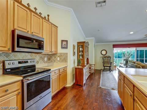 895 Eastham Way M202, Naples FL - photo 8 of 37