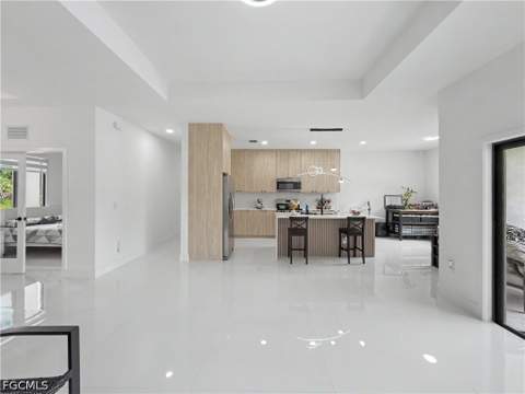 402 Thompson Ave, Lehigh Acres FL - photo 10 of 29