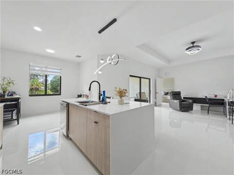 402 Thompson Ave, Lehigh Acres FL - photo 13 of 29