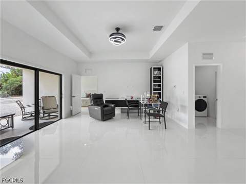 402 Thompson Ave, Lehigh Acres FL - photo 15 of 29