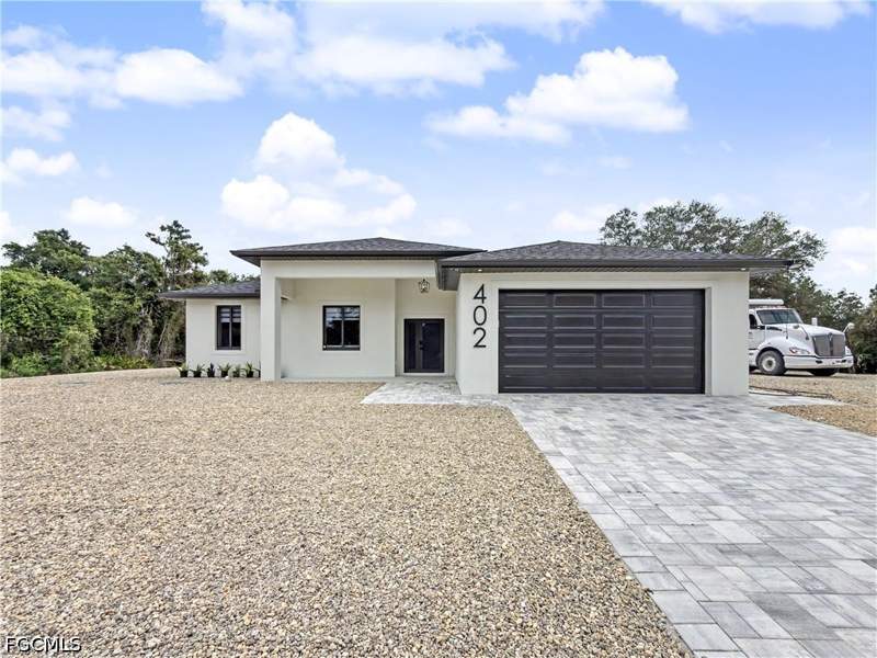 4 bedroom SingleFamilyResidence at 402 Thompson Ave, Lehigh Acres, Lehigh Acres — photo 2