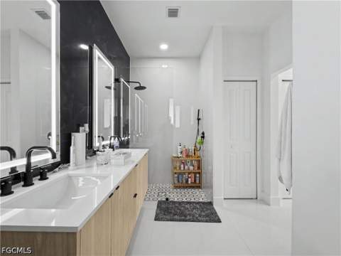 402 Thompson Ave, Lehigh Acres FL - photo 20 of 29