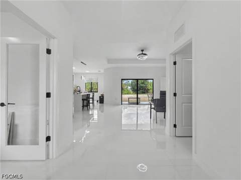402 Thompson Ave, Lehigh Acres FL - photo 8 of 29