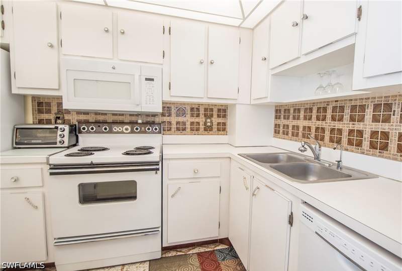 2 bedroom Condominium at 320 Seaview Ct 1011, South Seas Club Condo, Marco Island — photo 5