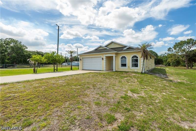 3 bedroom SingleFamilyResidence at 166 Pine Cone Ave, Montura Ranch Sec 14, Montura Ranches — photo 2