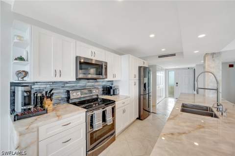 11 Bluebill Ave 1101, Naples FL - photo 22 of 40