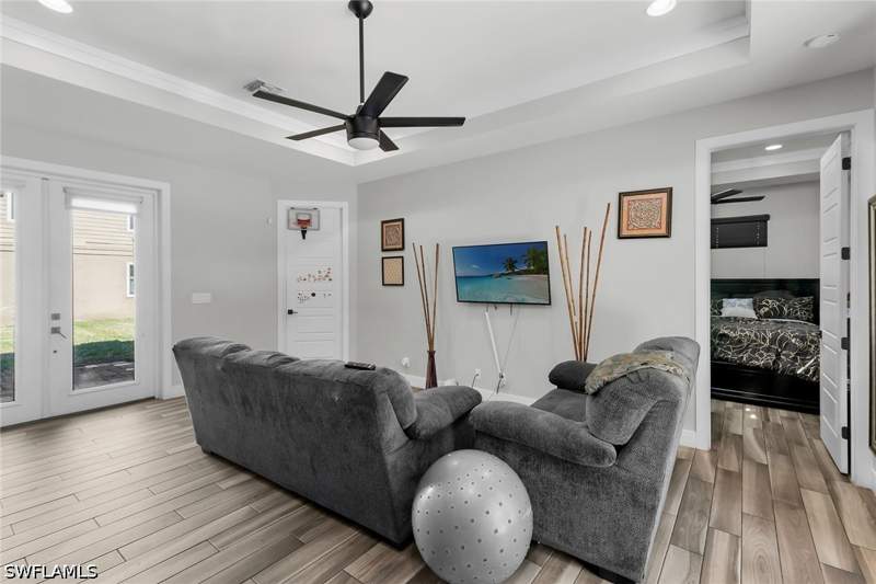 4 bedroom SingleFamilyResidence at 1386 Rosemary Ln, Rosemary Heights, Naples — photo 3